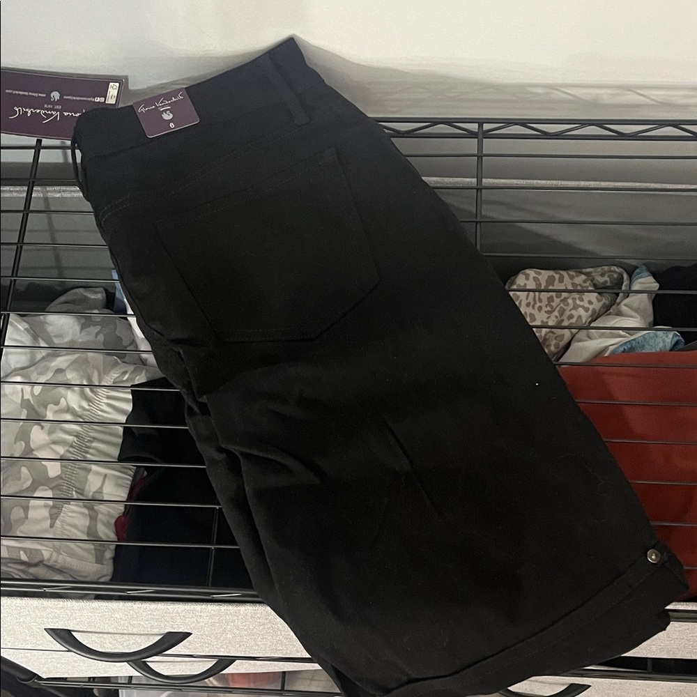 Gloria Vanderbilt Black Jean Shorts